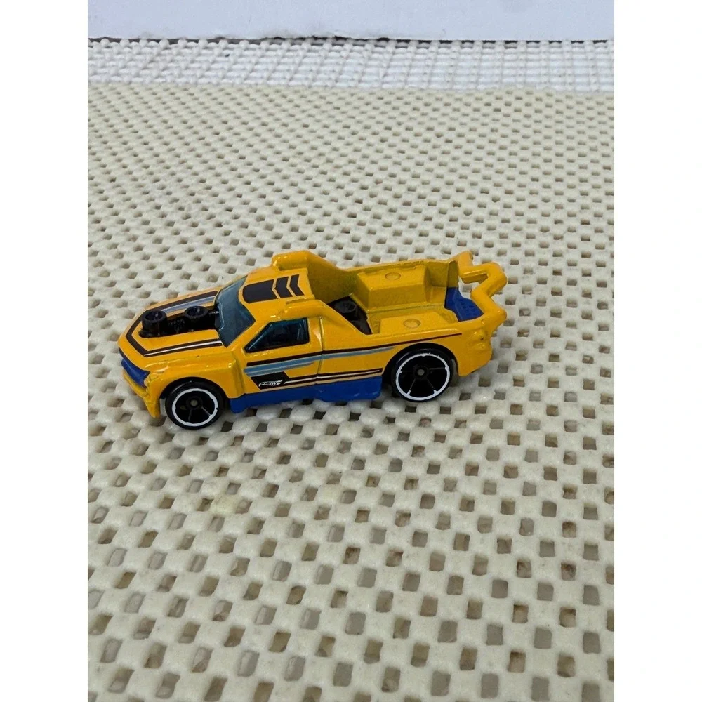 Hot Wheels Fig Rig Yellow‎ Blue Diecast Toy Car Truck X1654 2012 Mattel EUC